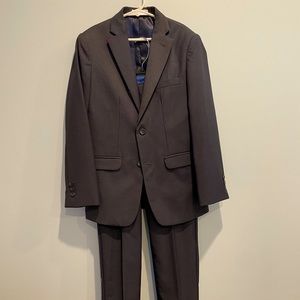Boys Izod Suit, Size 12 (12 slim pants), Charcoal Gray